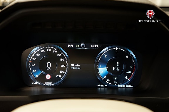 Volvo XC90 17 of 27