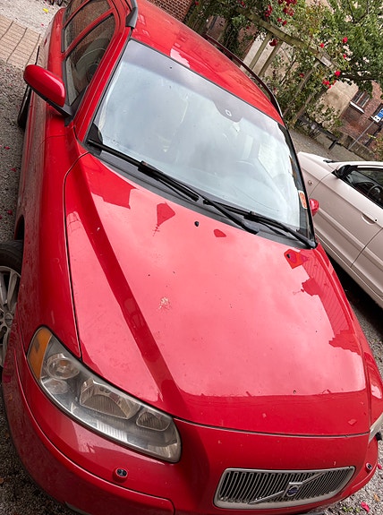 Volvo V70 3 of 5
