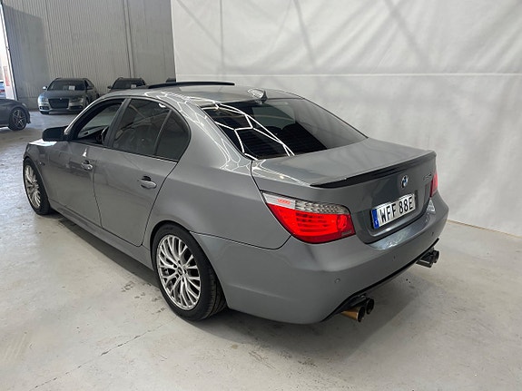 BMW 550i 10 of 17