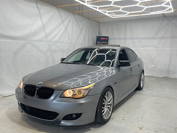 BMW 550i 3 of 5