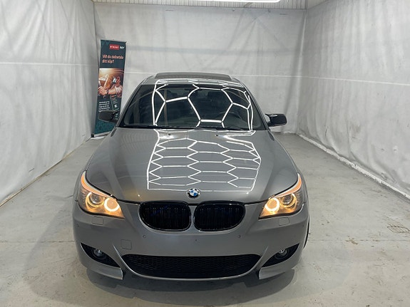BMW 550i 2 of 5