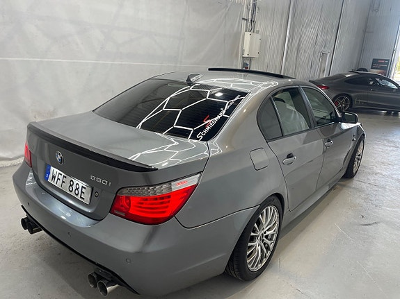 BMW 550i 8 of 17
