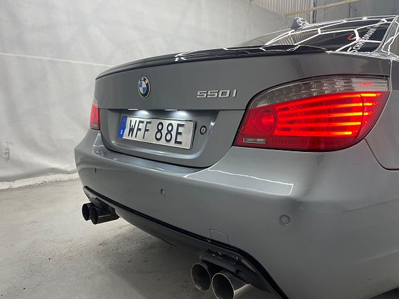 BMW 550i 11 of 17