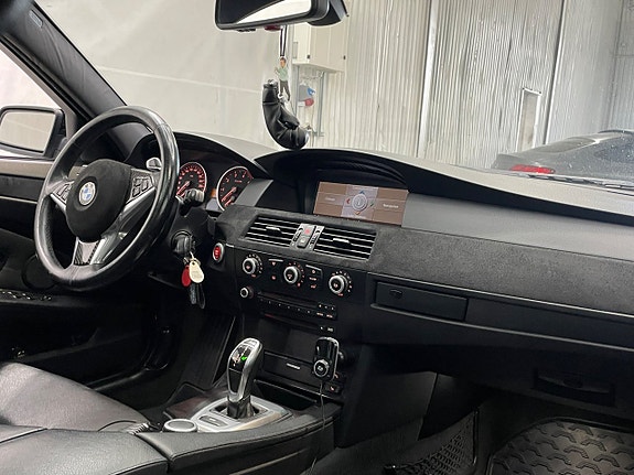 BMW 550i 17 of 17