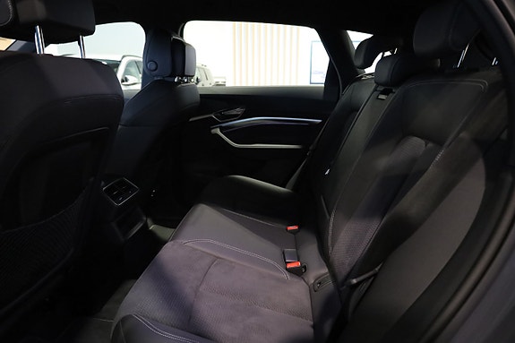 Audi Q8 e-tron 16 of 30