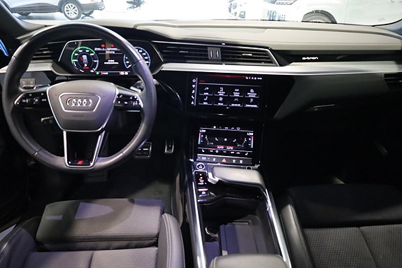 Audi Q8 e-tron 17 of 30