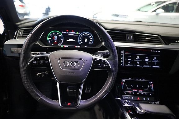 Audi Q8 e-tron 18 of 30