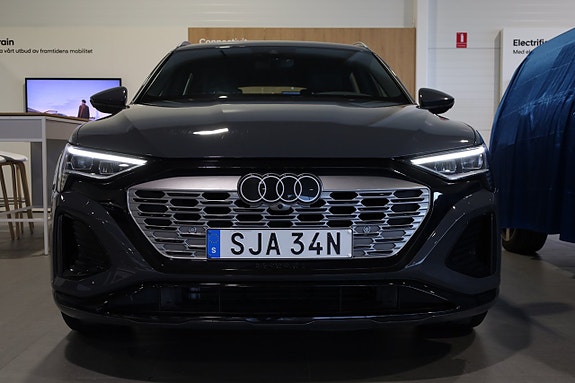 Audi Q8 e-tron 8 of 30