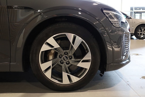 Audi Q8 e-tron 7 of 30