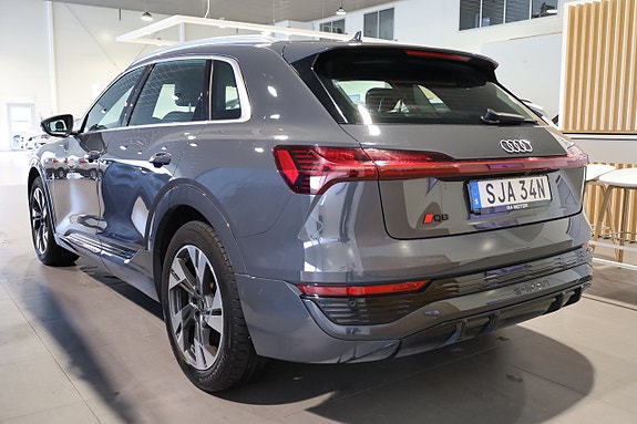 Audi Q8 e-tron 3 of 5