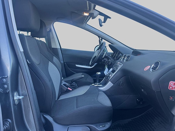 Peugeot 308 SW 4 of 5