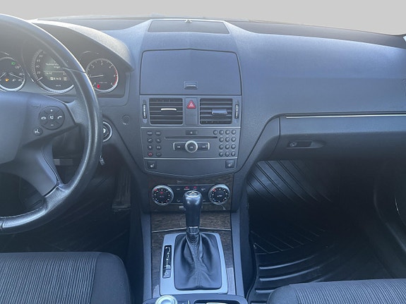 Mercedes-Benz C220 8 of 9