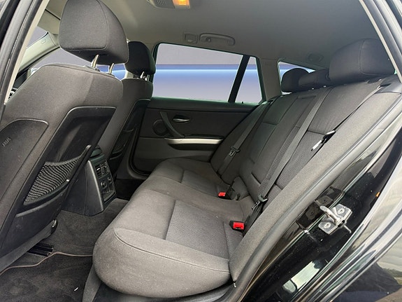 BMW 320 17 of 19