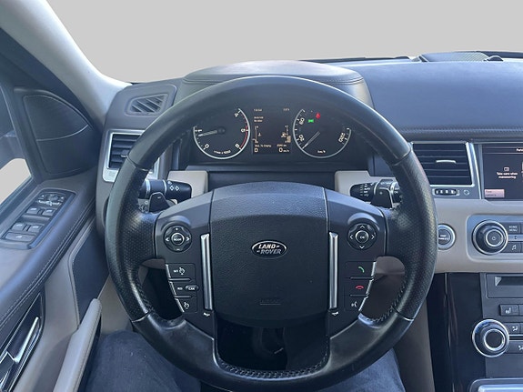 Land Rover Range Rover Sport 12 of 16