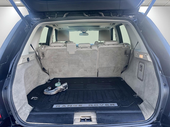 Land Rover Range Rover Sport 10 of 16