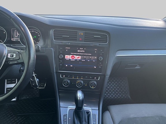Volkswagen Golf Alltrack 9 of 10