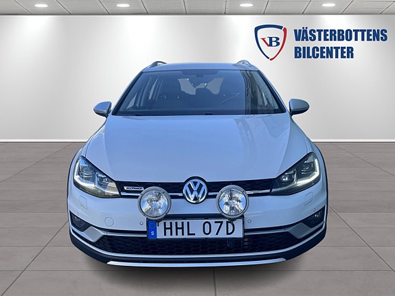 Volkswagen Golf Alltrack 4 of 5