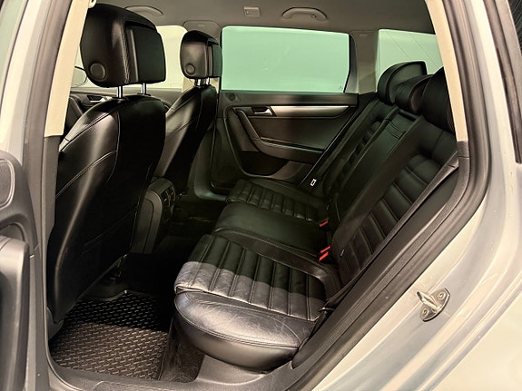 Volkswagen Passat 12 of 19