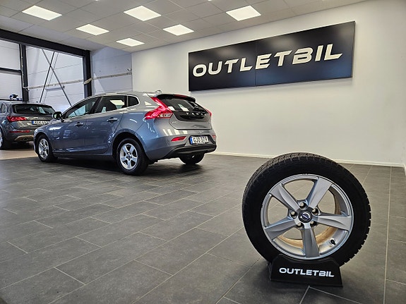 Volvo V40 8 of 30