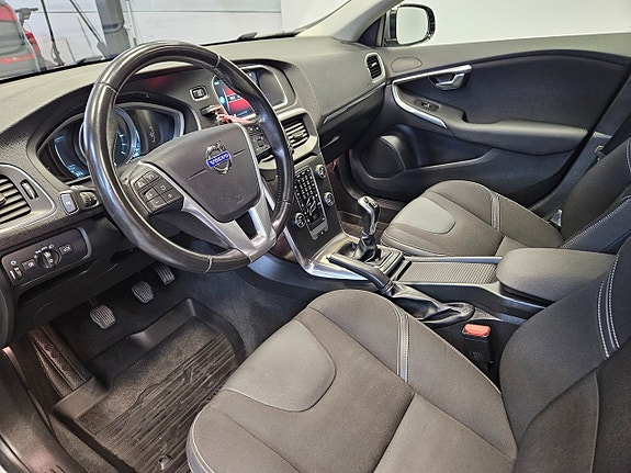 Volvo V40 12 of 30