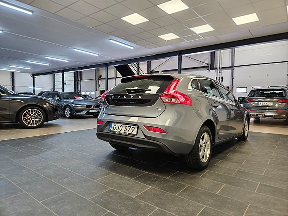 Volvo V40 10 of 30