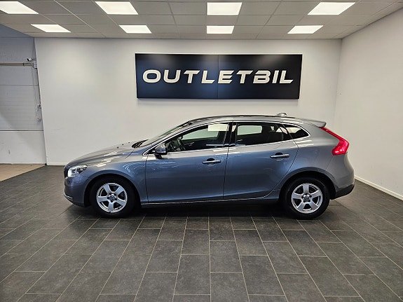 Volvo V40 2 of 30