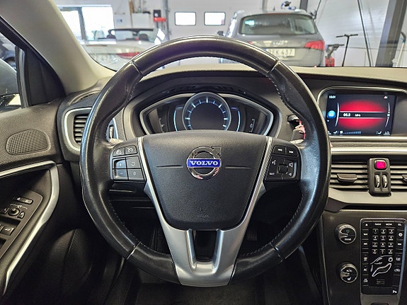 Volvo V40 20 of 30