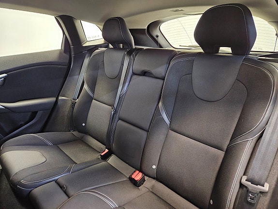 Volvo V40 19 of 30