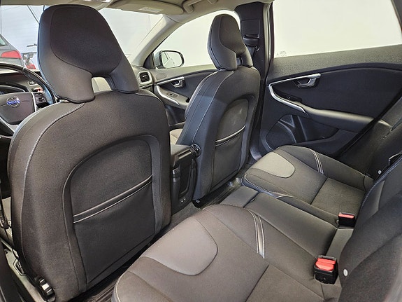 Volvo V40 16 of 30