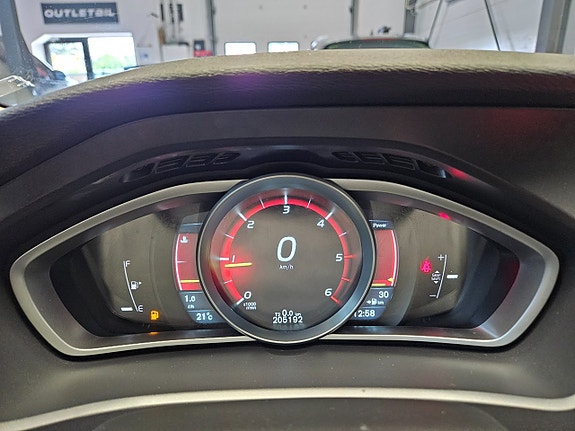 Volvo V40 21 of 30