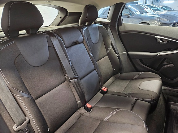 Volvo V40 18 of 30