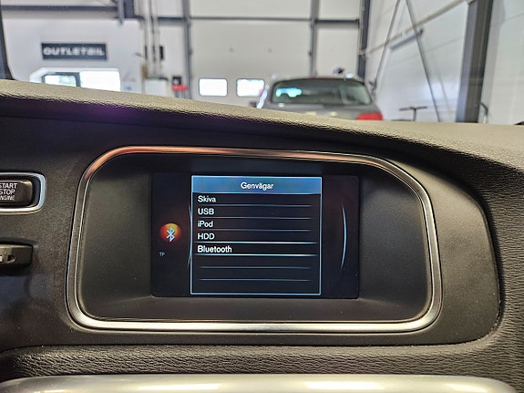 Volvo V40 27 of 30