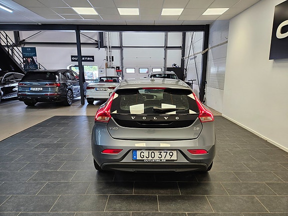 Volvo V40 7 of 30