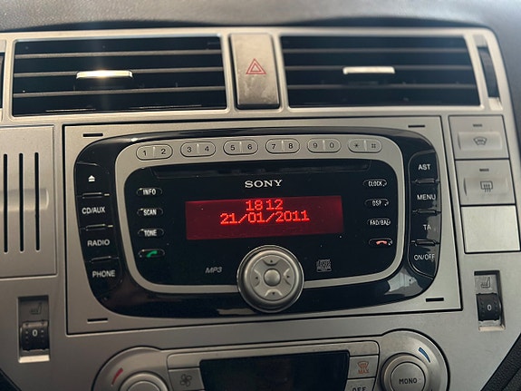 Ford C-Max 14 of 17