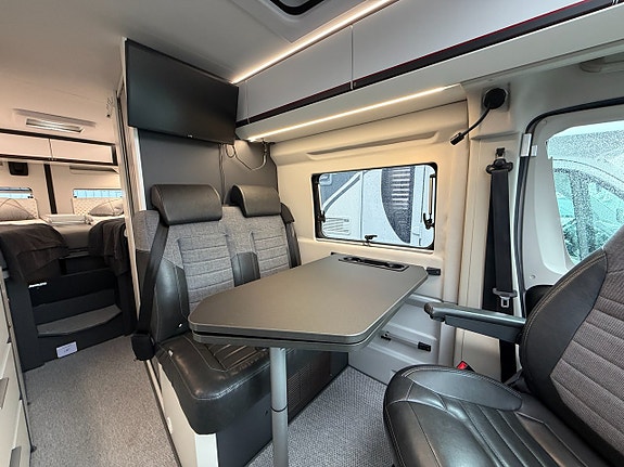 Adria Twin 640 SLB (160HK AUTOMAT) Långbädd & popuptak! Luftfjädring! Extraljus! Kompressorkyl! 12V takfläkt! 7 of 22