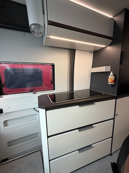 Adria Twin 640 SLB (160HK AUTOMAT) Långbädd & popuptak! Luftfjädring! Extraljus! Kompressorkyl! 12V takfläkt! 8 of 22