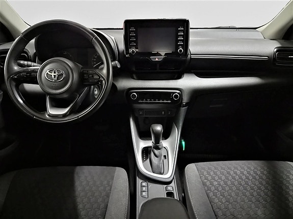 Toyota Yaris 11 of 25