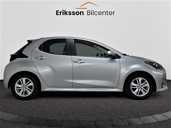 Toyota Yaris 8 of 25