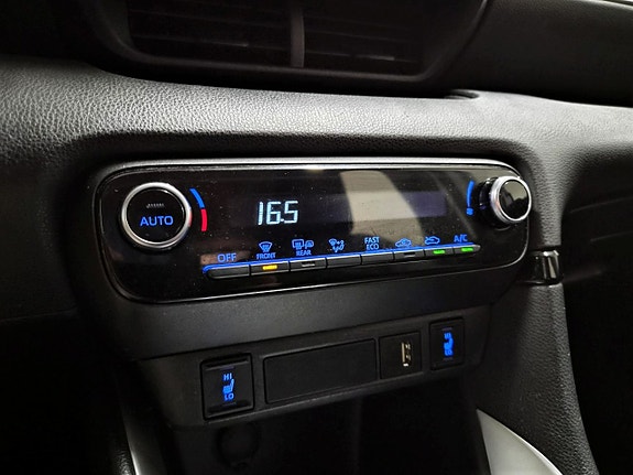 Toyota Yaris 23 of 25