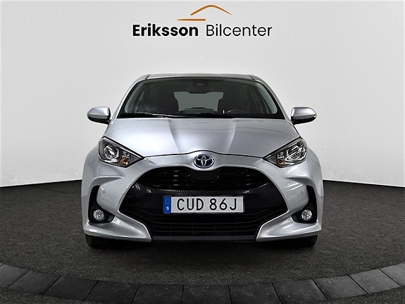 Toyota Yaris 3 of 25