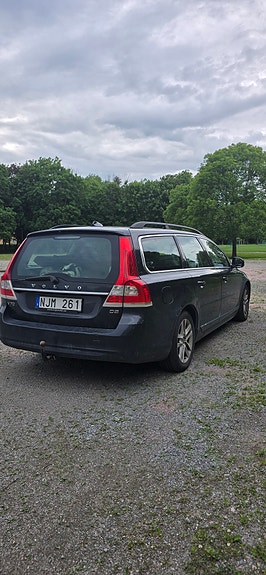 Volvo V70 4 of 5