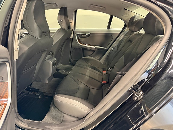 Volvo S60 12 of 21