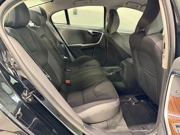 Volvo S60 11 of 21