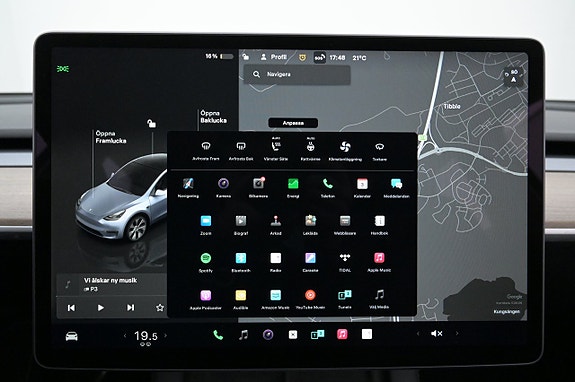 Tesla Model Y 22 of 27