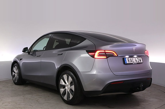 Tesla Model Y 4 of 27