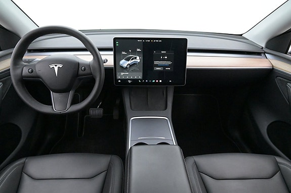 Tesla Model Y 6 of 27