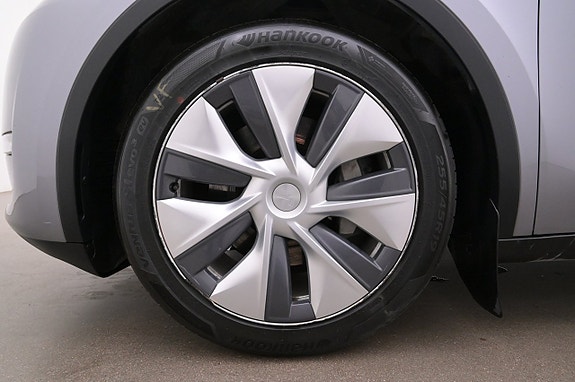 Tesla Model Y 27 of 27