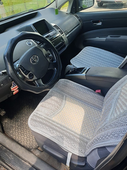 Toyota Prius 4 of 4