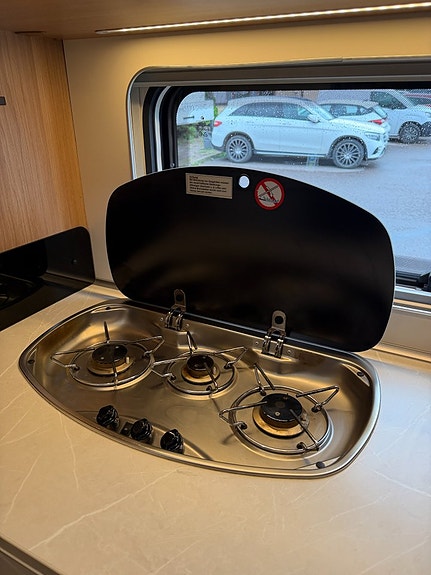 Hobby Optima De Luxe T75 HGE (160HK AUTOMAT) Långbäddar & taksäng! Stort garage! Stor soffa! 8 of 20