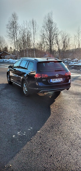 Volkswagen Golf Alltrack 4 of 5